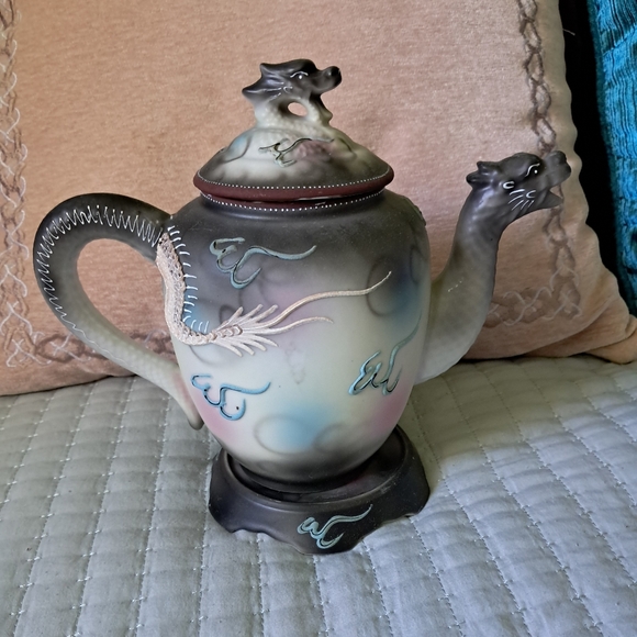 Antique Japanese Moriage Black Shadow White Dragon Ware Nippon Teapot w/Stand - Picture 10 of 15